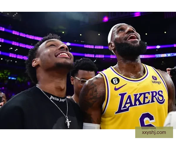 NBA直播回放热火vs湖人巅峰对决全场精彩瞬间解析战术看点回顾